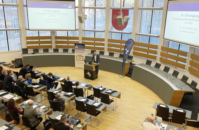 Im Plenarsaal des Landschaftsverbands Westfalen-Lippe (LWL) fand die Mitgliederversammlung im Verband der Krankenhausdirektoren Deutschlands statt.