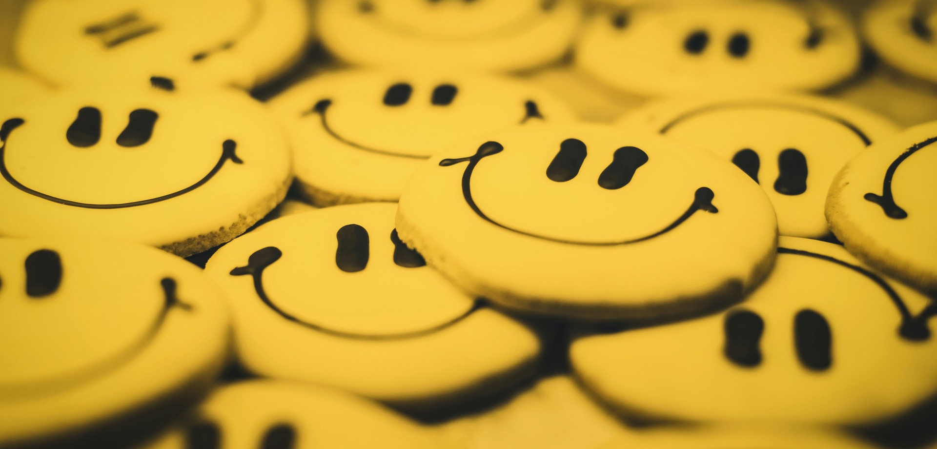 Gelbe Smileys mit lachendem Gesicht