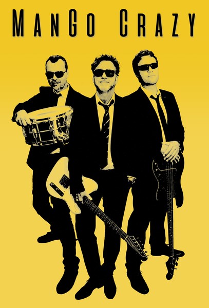 Drei Musiker vor einem gelben Hintergrund