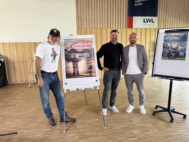 Coach und Autor David Kadel, Dr. Daniel Napieralski-Rahn und BVB-Sportdirektor Ole Book.