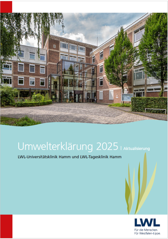 Titelbild der Umwelterklärung mit dem Haupteingang  der LWL-Universitätsklinik Hamm aus Glas und rotem Backstein